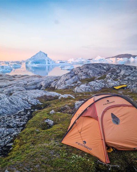 Hervé Barmasse climbing Matterhorn Img4